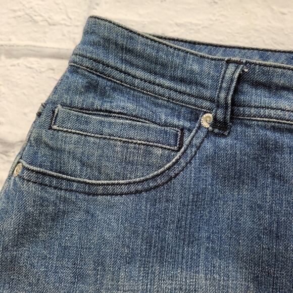 Chicos Platinum Marquis Denim Skirt with Front Vent size 1 (size 8) - Picture 4 of 11